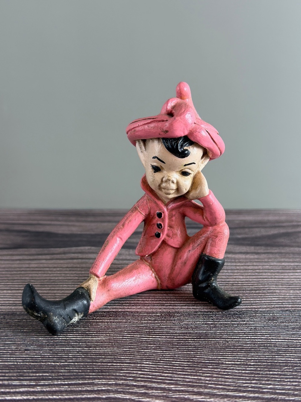 Vintage Chalkware Elf Figurine – Pink Outfit, Sitting Pose – Garden Decor